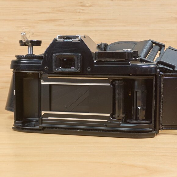 Nikon EM SLR 35mm Film Camera, with Nikon E 50mm f1.8 Lens, Nikon SB-E Flash - Picture 9 of 11